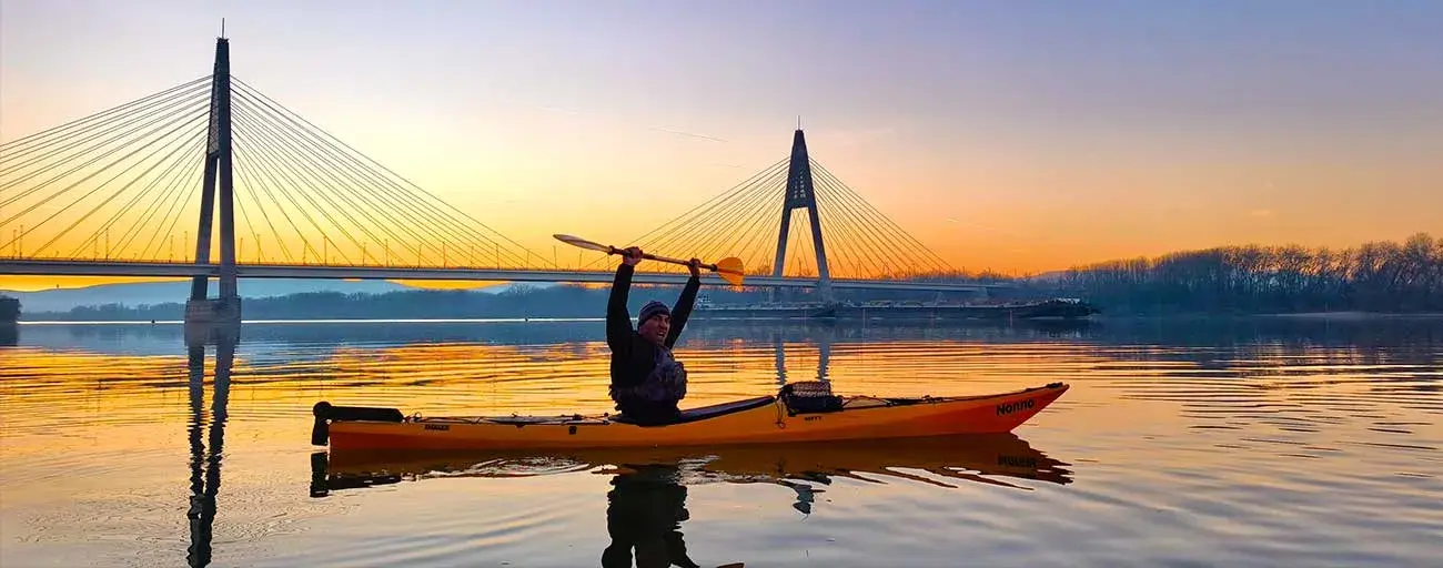 Aranyórás evezés a Dunán – Megyeri-híd lecsurgós túra